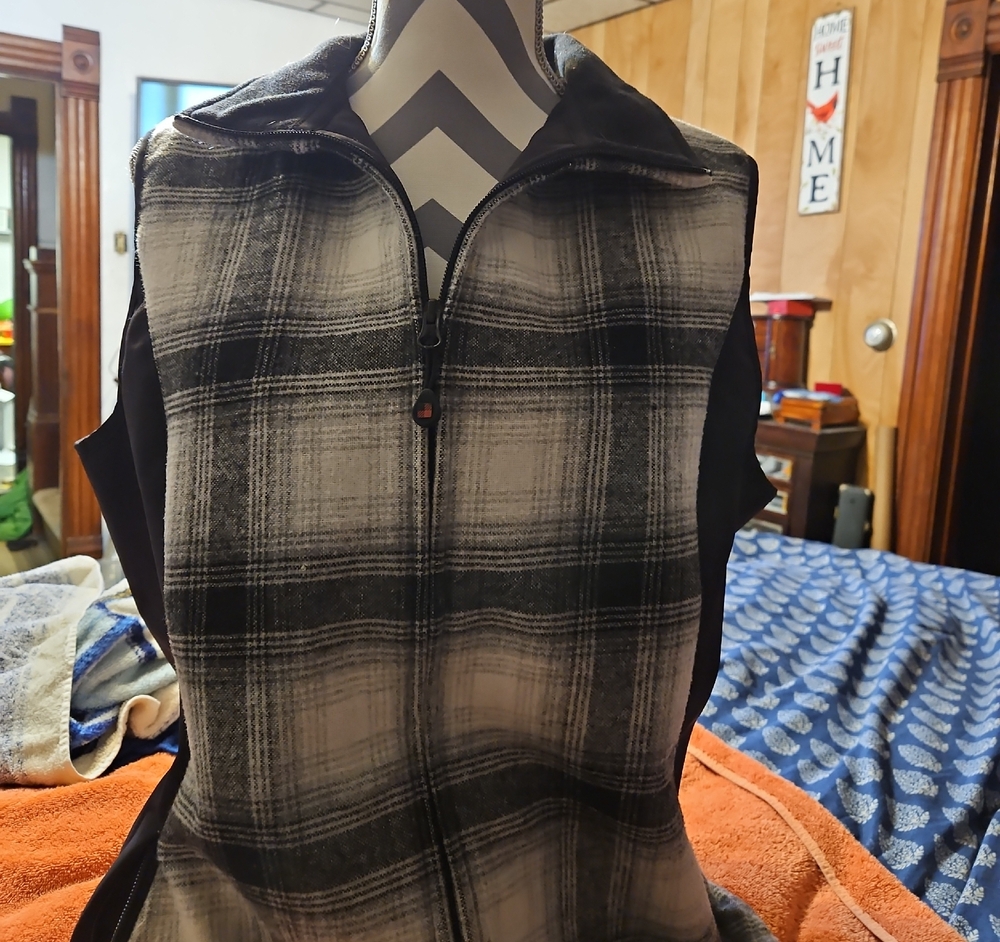 Woolrich Black and White Plaid Vest
